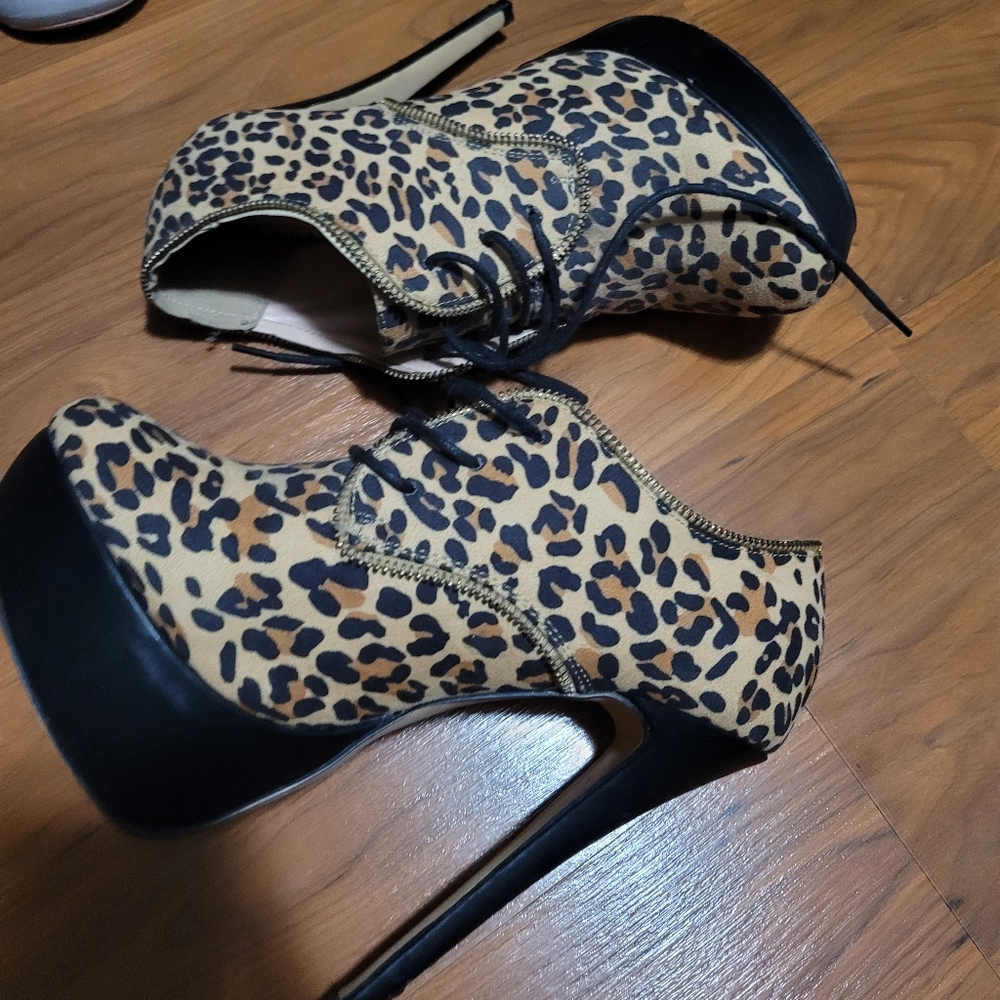 Leopard booties